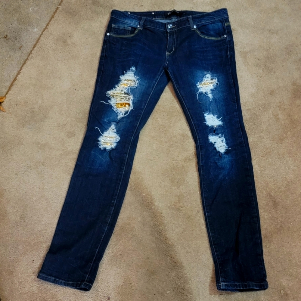Premiere Rue21 Jeans Distressed w Gold Sequins 7/8